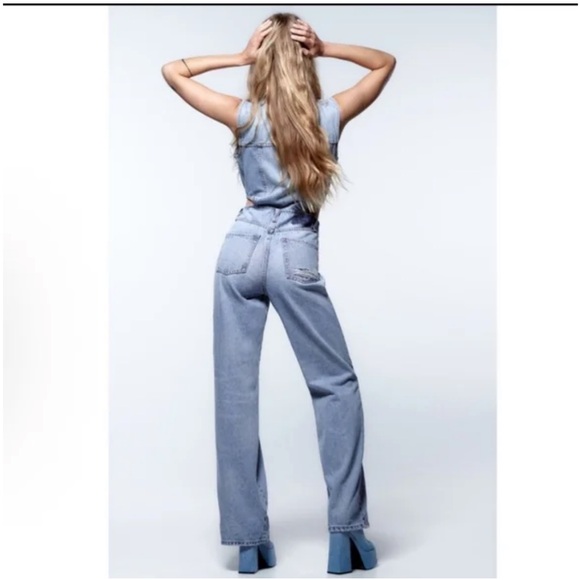 Zara Bloggers Favorite Cut Out
Sleeveless Denim Distressed Jumpsuit Size Medium - Picture 5 of 16
